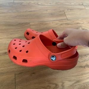 red crocs
